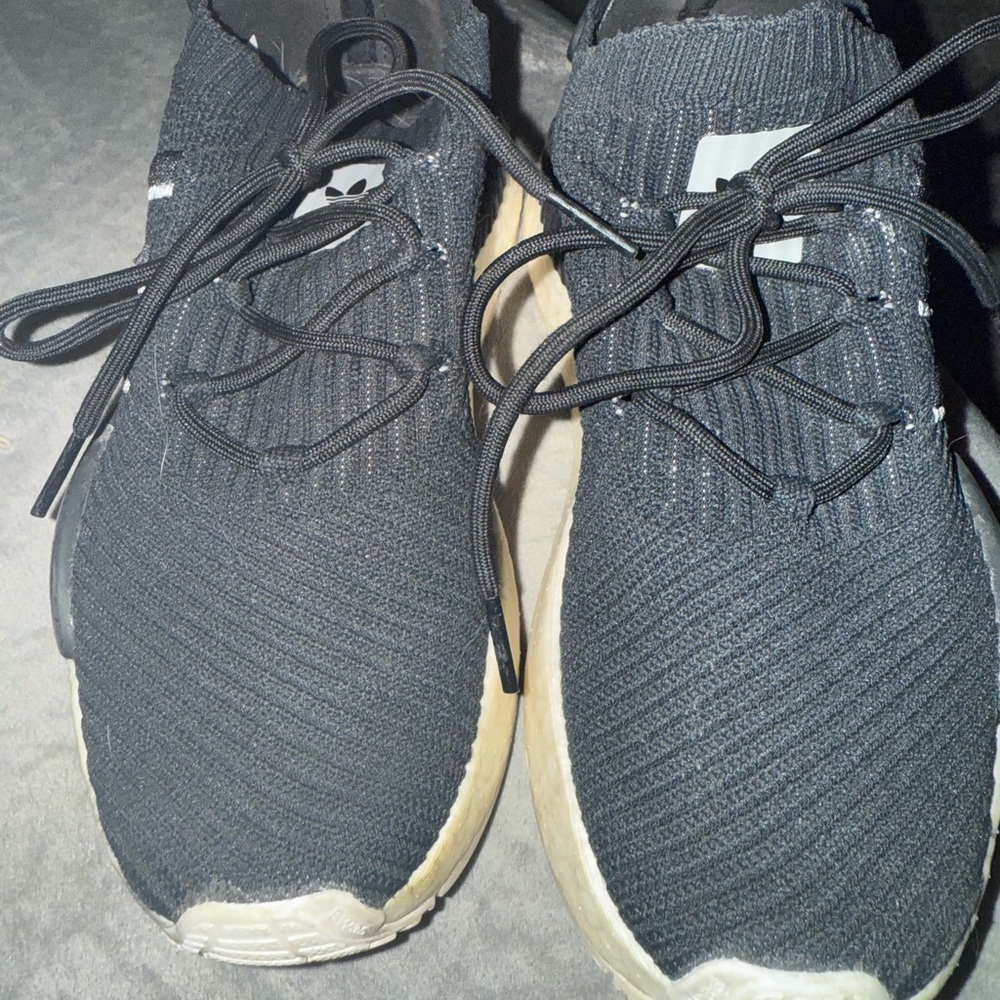 Adidas 6.5 woman’s NMD
